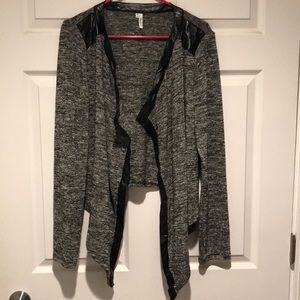 3/$15) EUC faux leather trimmed waterfall cardigan